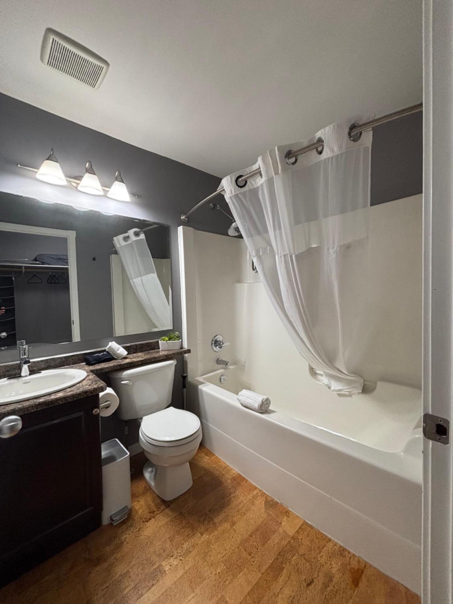 Top Floor Riverfront Condo With Stellar Sunsets! Fort Mcmurray Kültér fotó