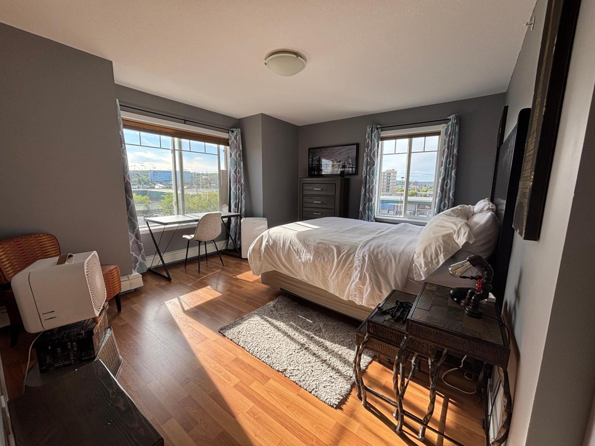 Top Floor Riverfront Condo With Stellar Sunsets! Fort Mcmurray Kültér fotó