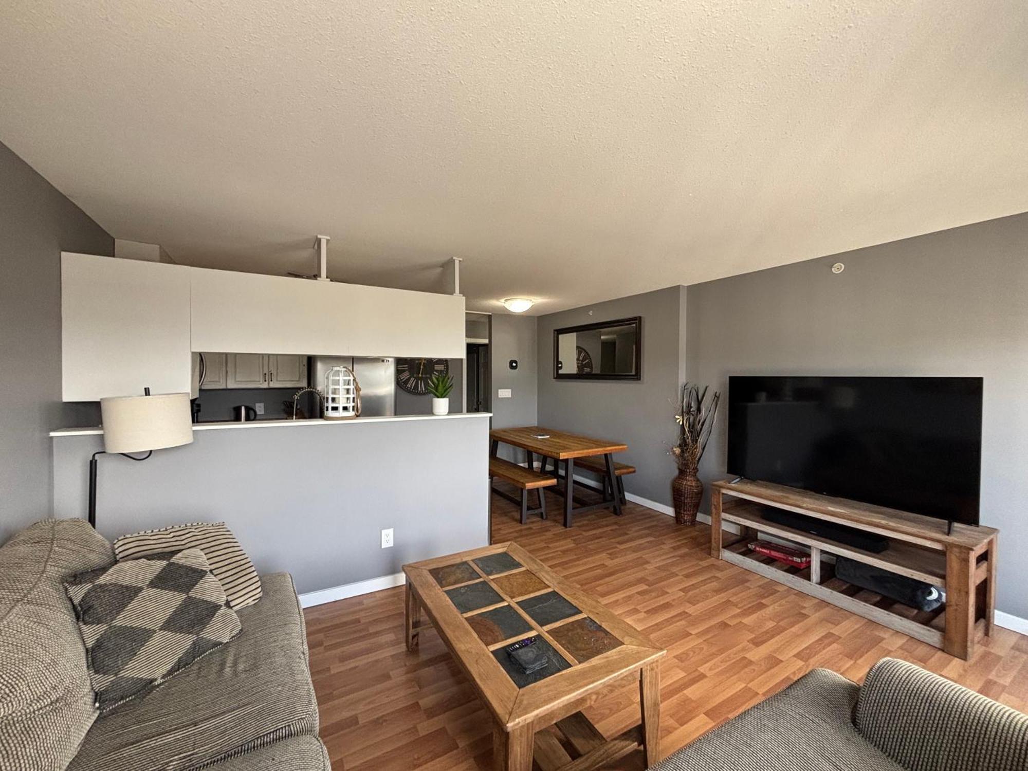 Top Floor Riverfront Condo With Stellar Sunsets! Fort Mcmurray Kültér fotó